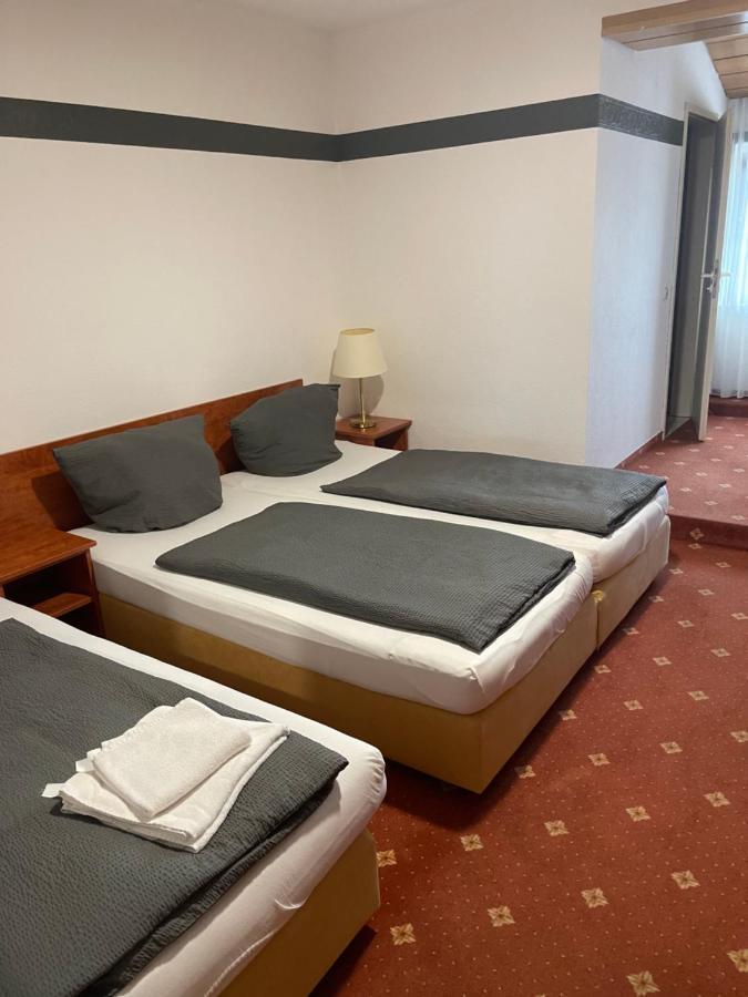 Hotel Restaurant Lenhsen Elmpt Ngoại thất bức ảnh