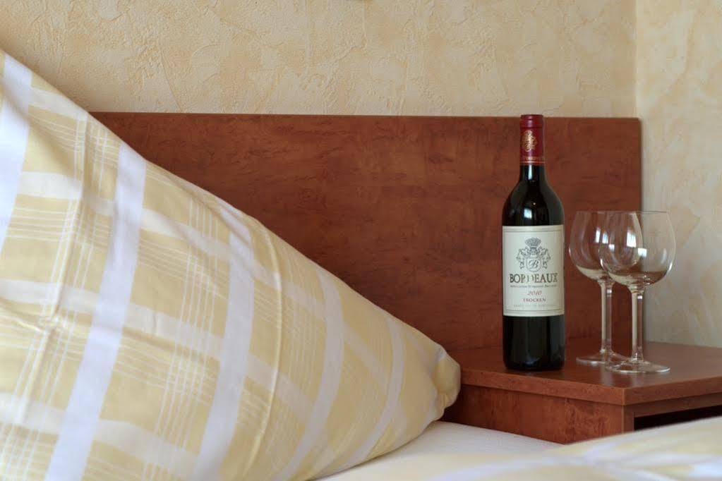 Hotel Restaurant Lenhsen Elmpt Ngoại thất bức ảnh