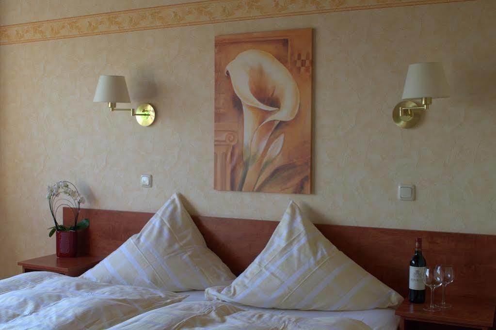 Hotel Restaurant Lenhsen Elmpt Ngoại thất bức ảnh